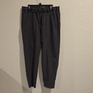 Under Armour Black Loose Fit Tapered Joggers - Size Small